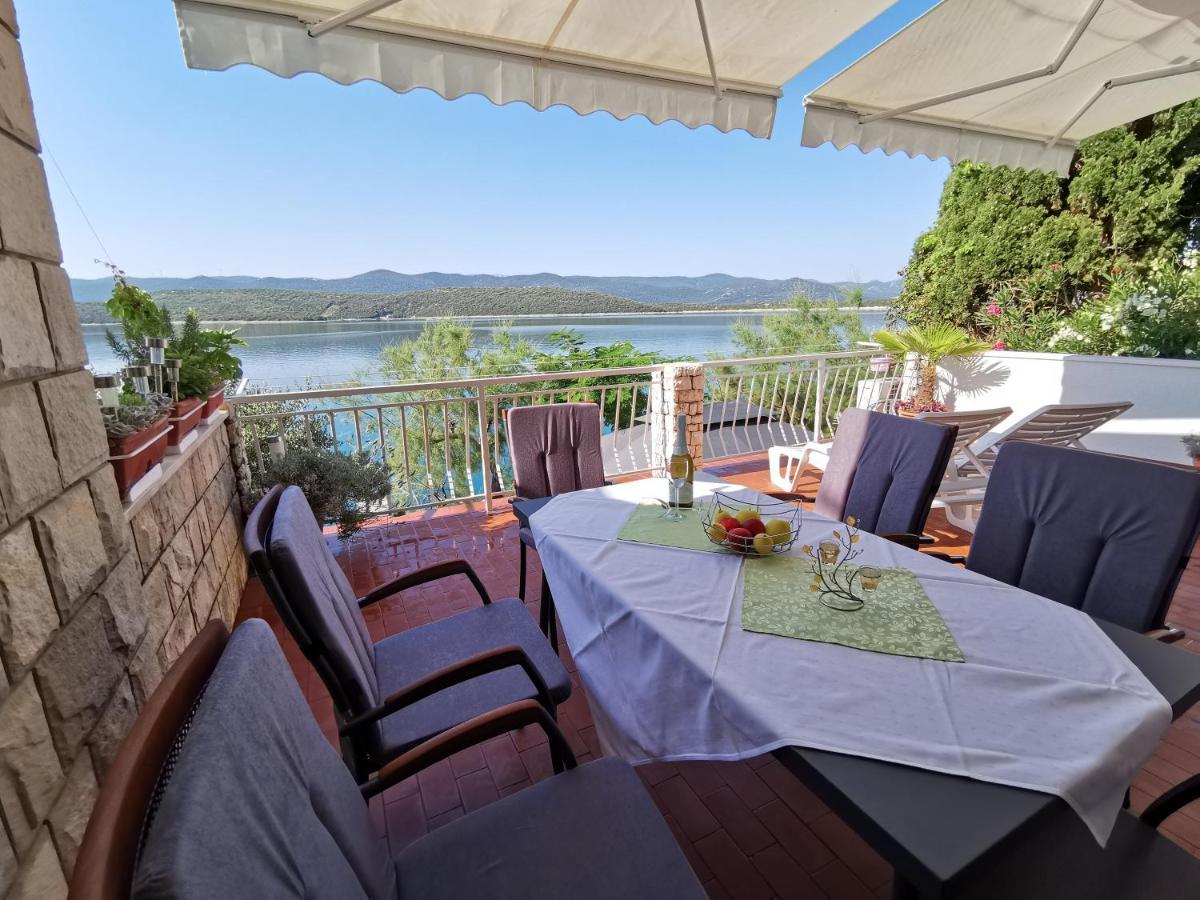 Apartments Ljiljana 克勒克 外观 照片