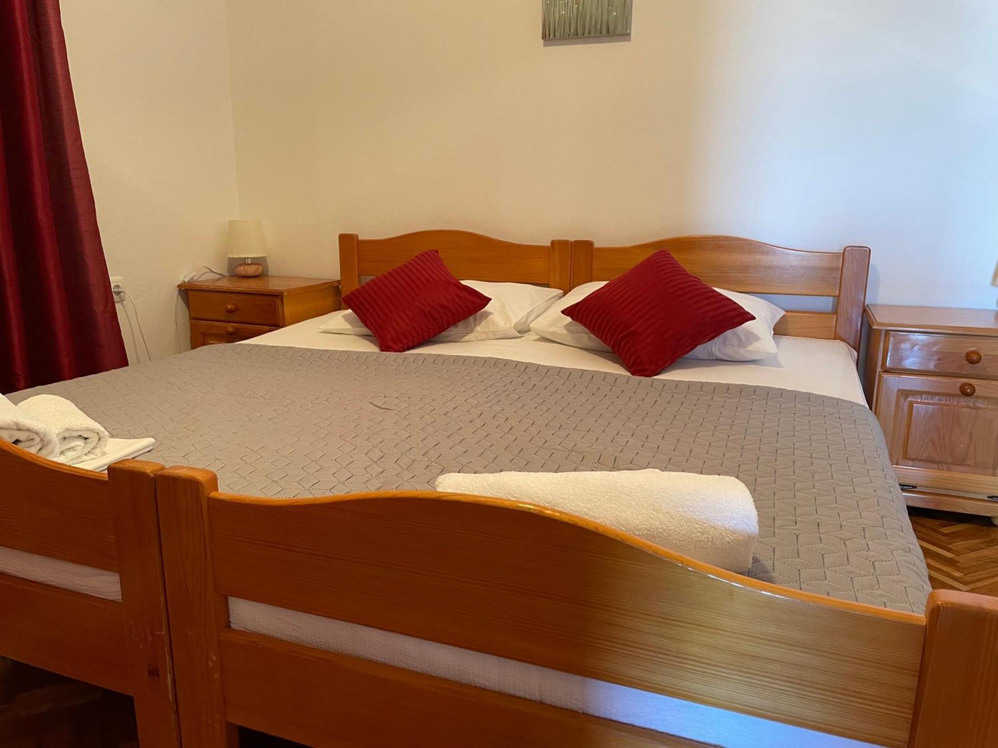 Apartments Ljiljana 克勒克 外观 照片