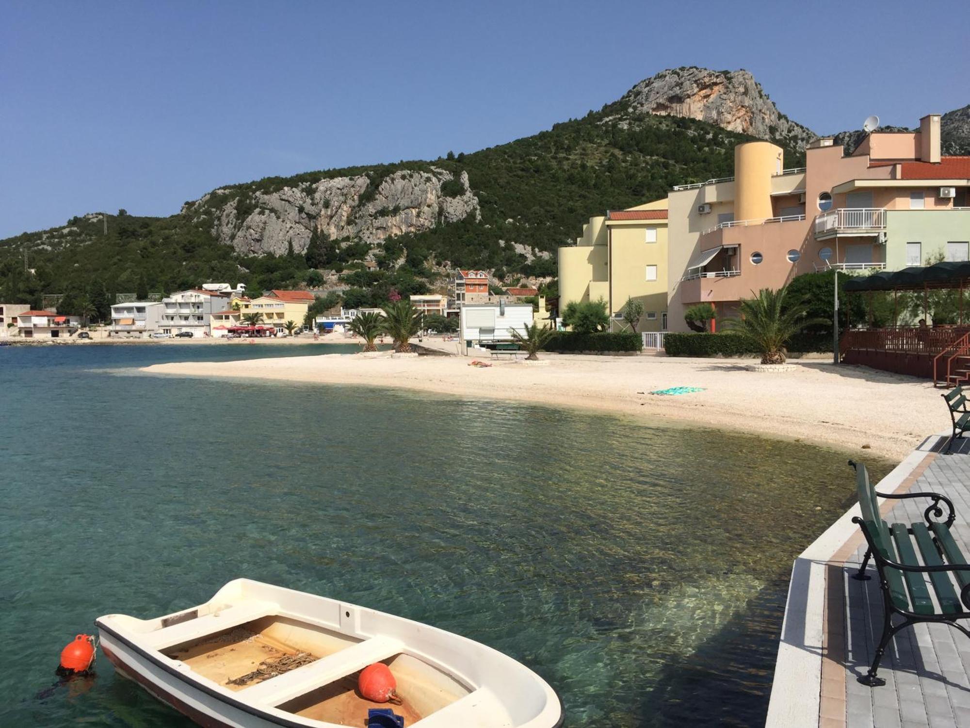 Apartments Ljiljana 克勒克 外观 照片